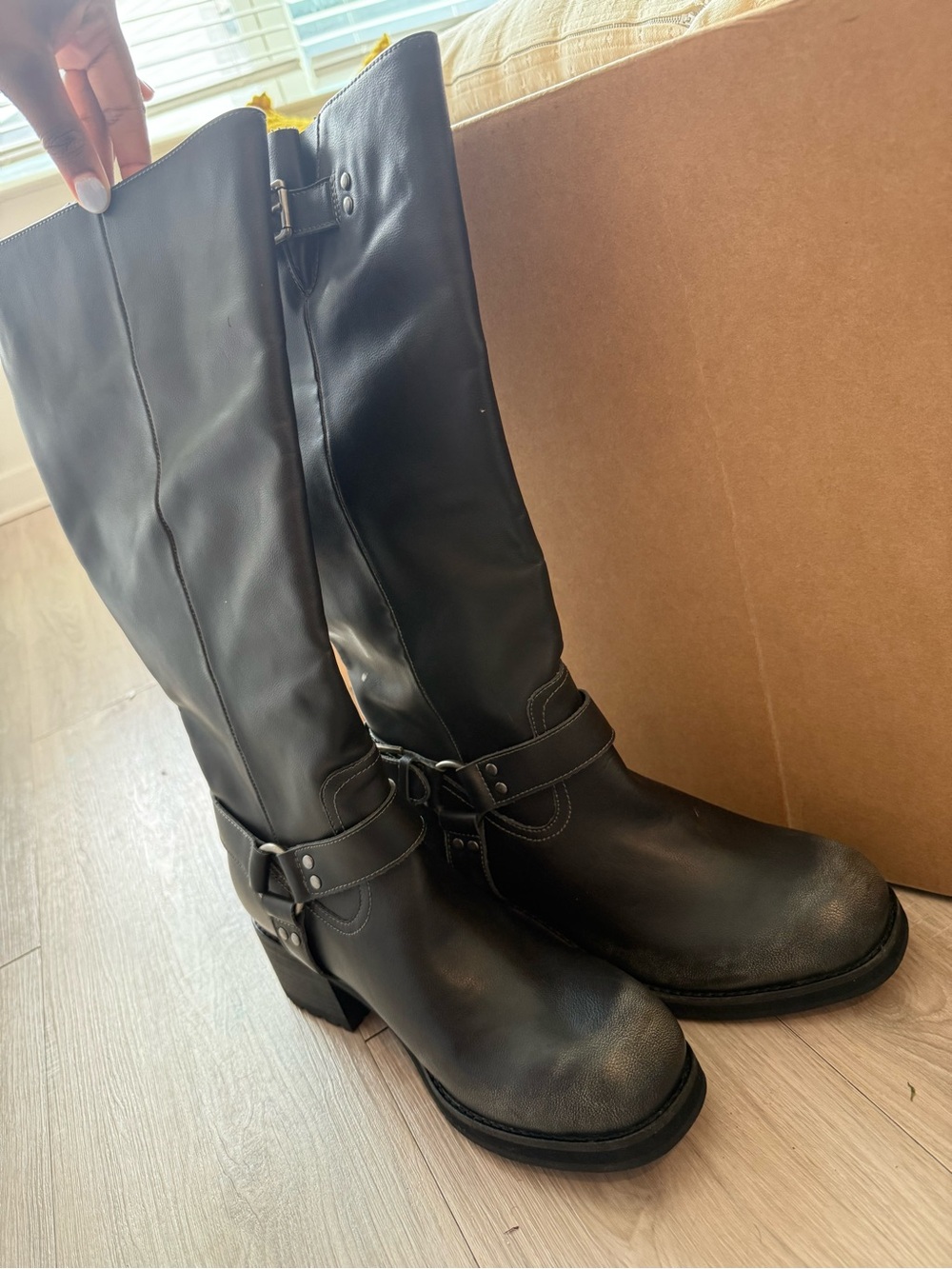 Knee High Round Toe Black Boot
